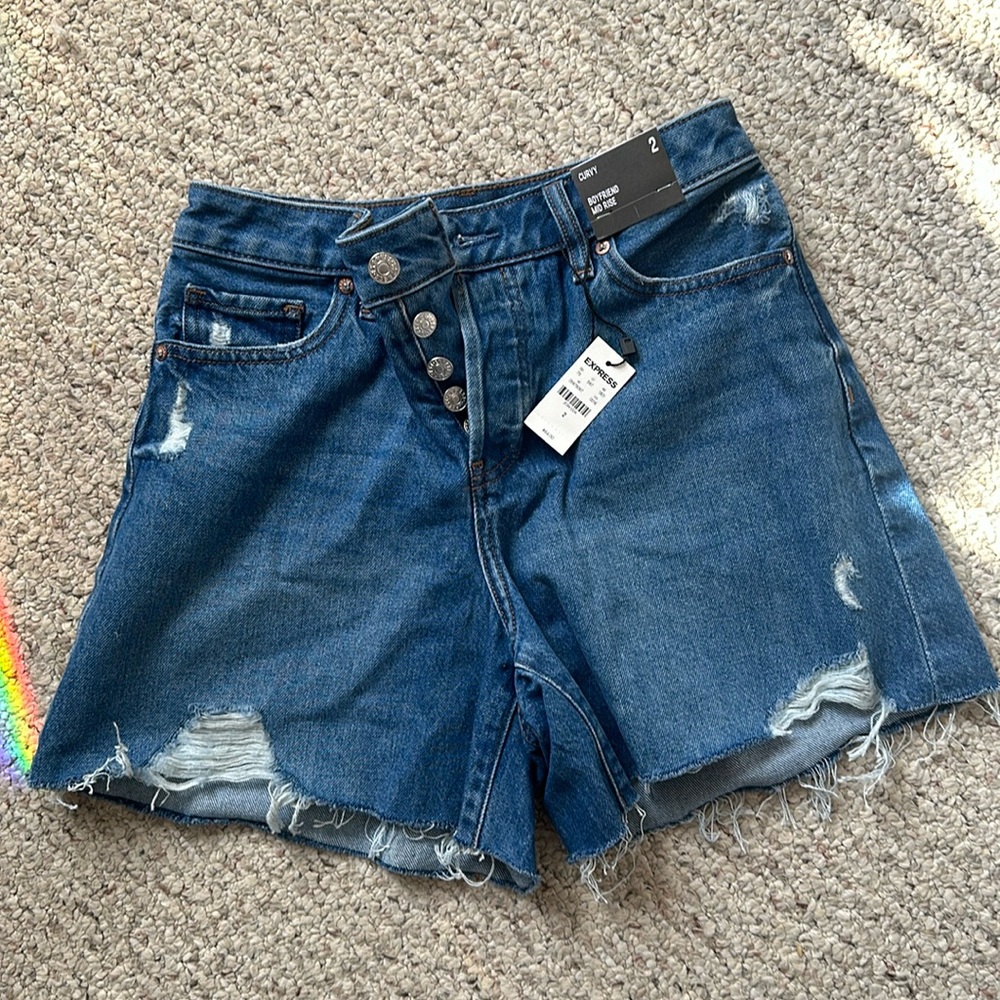 NWT Express Mid Rise Short